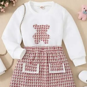Girl Outfit 2 pieces Matching Set Plaid Skirt + Bear Sweater Size 4-5Y